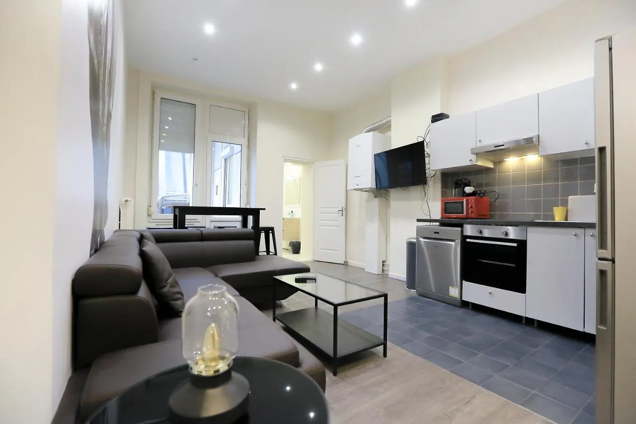 La Jungle, T5 Hypercentre Chic Et Cosy, Wifi, Netflix Par Sovalfi Apartment Saint-Etienne  Saint-Etienne (Loire)