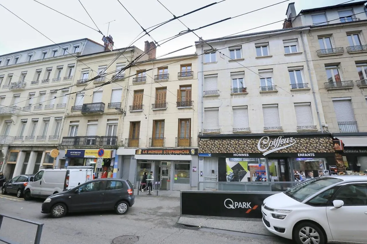 La Jungle, T5 Hypercentre Chic Et Cosy, Wifi, Netflix Par Sovalfi Apartment Saint-Etienne  France